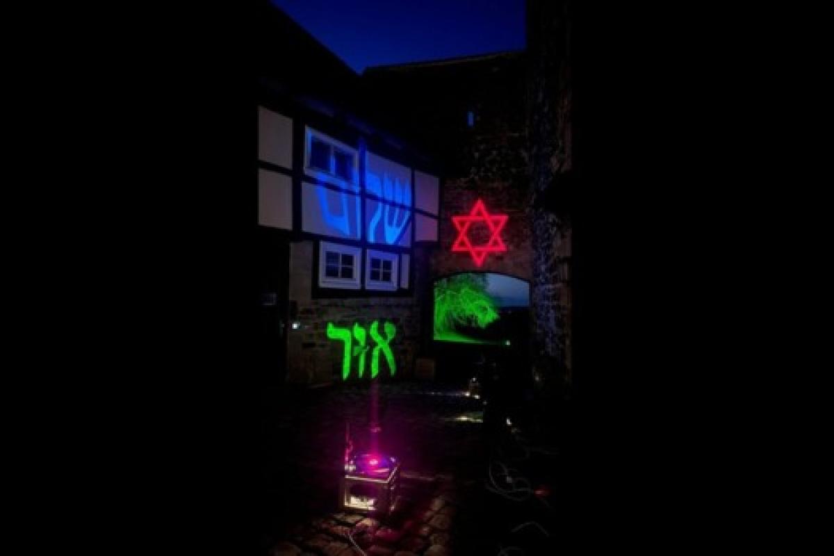 Bild zur Veranstaltung: Fotokurs: DIY-Lichtkunst für die Kulturen der Welt